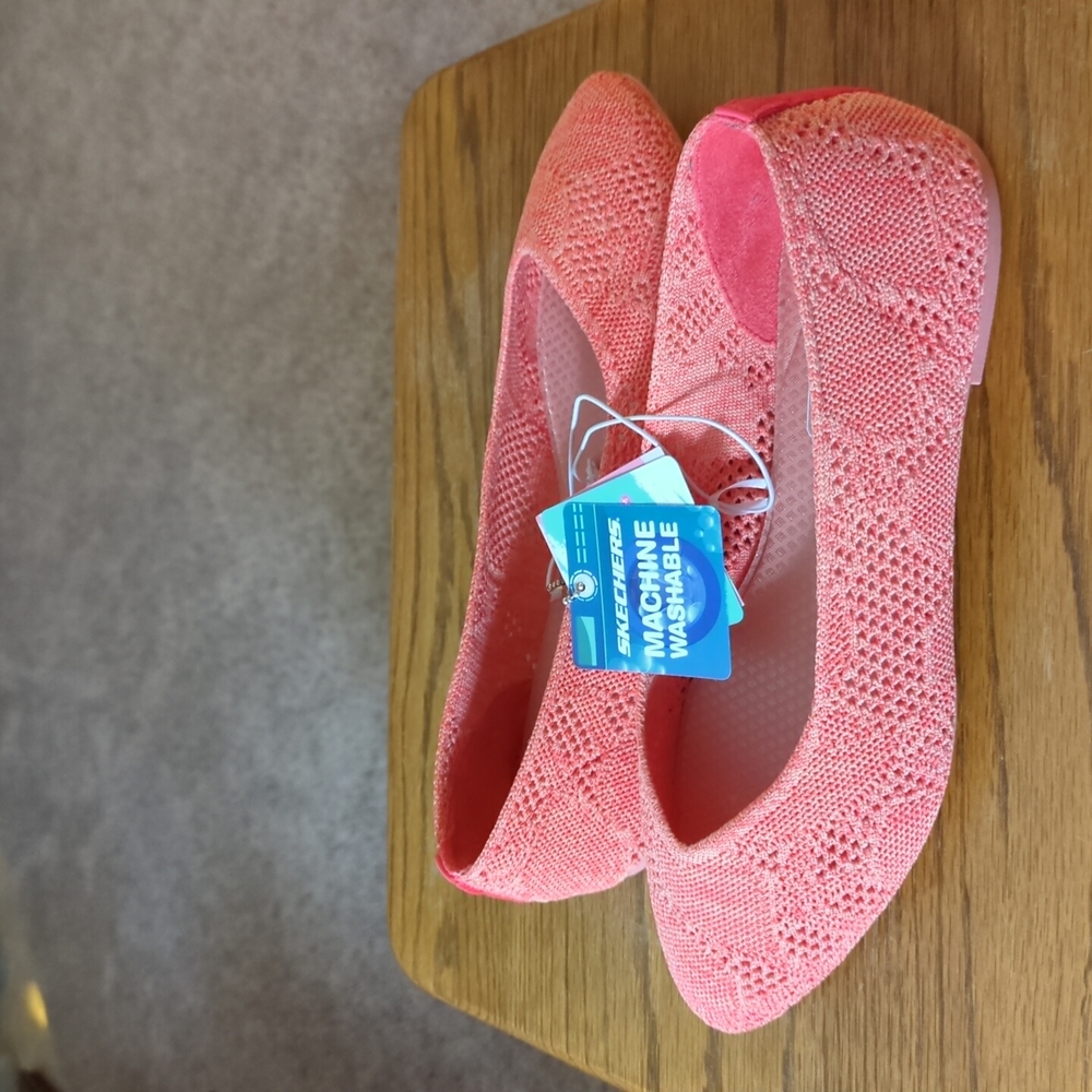 Skechers Pink Flats with Breathable Design New